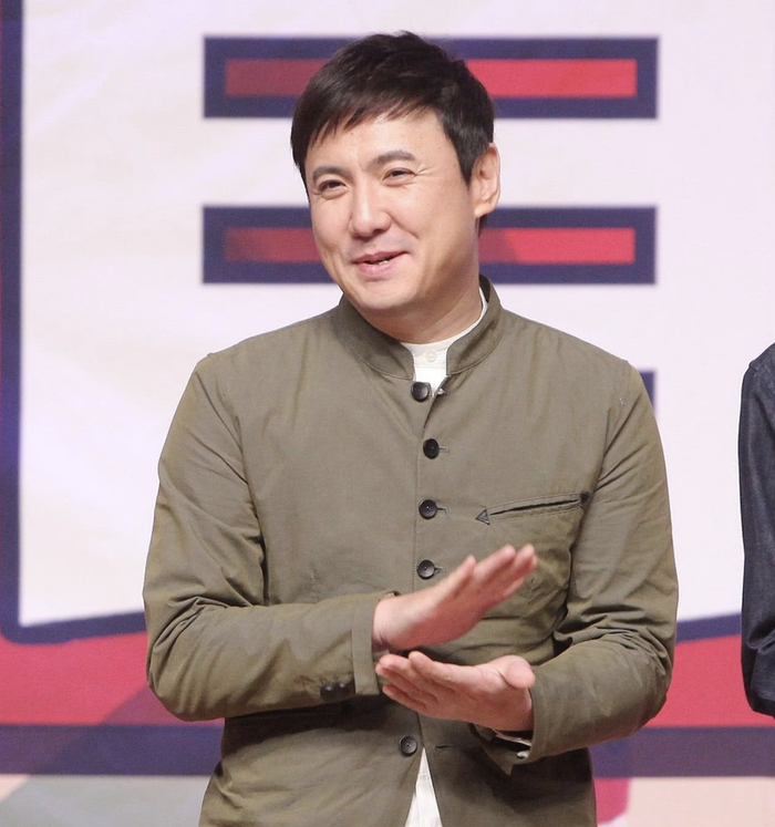 沈腾10年前颜值巅峰,长相酷似刘德华,网友:你都经历了什么|沈腾|刘德华|巅峰|网友|喜剧_新浪新闻
