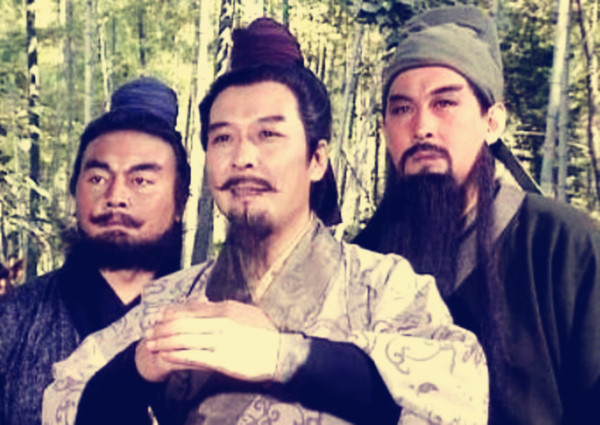 同是刘备的兄弟,为什么诸葛亮要亲张飞而远关羽?|诸葛亮|关羽|张飞_新浪新闻