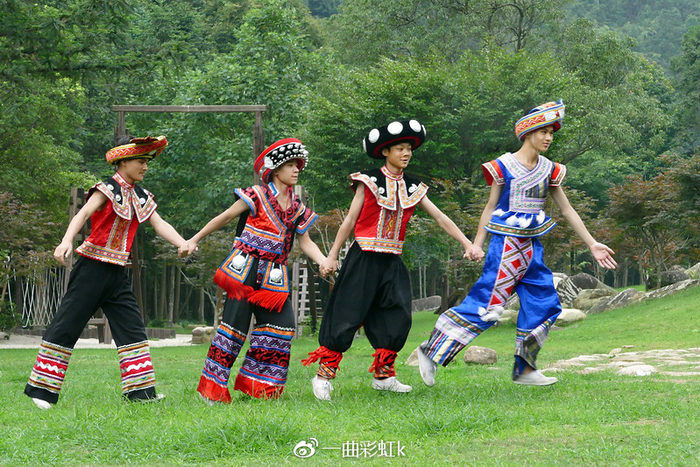 姑婆山上飘过来《瑶乡五彩云》|瑶乡五彩云|瑶族|服饰|姑婆山|舞蹈_新浪新闻
