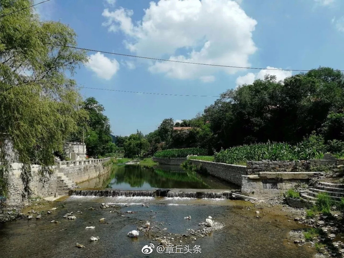 官庄小山村,又见章丘蓝,风景真是美如画