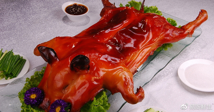 舌尖上的中国——菜品篇:烤乳猪_新浪新闻