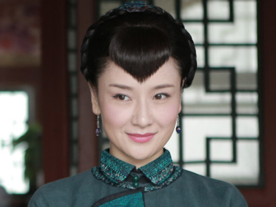 一个是孙宁扮演的霸道女匪陆雨涵,一个是种丹妮扮演的千金小姐金嫣然