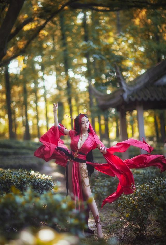 cos正片——剑网三红衣教圣女月华