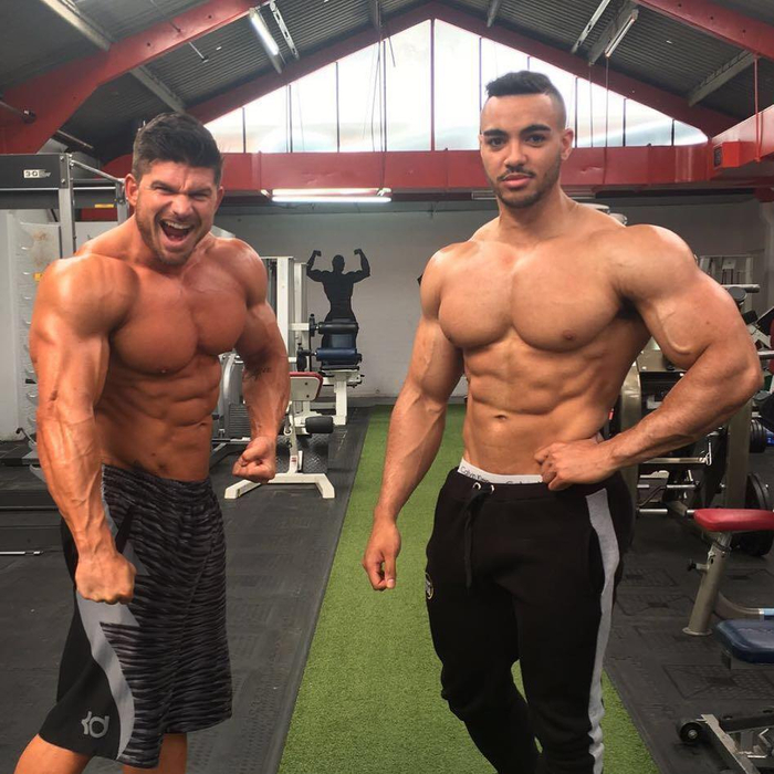 二，身体略微的前倾