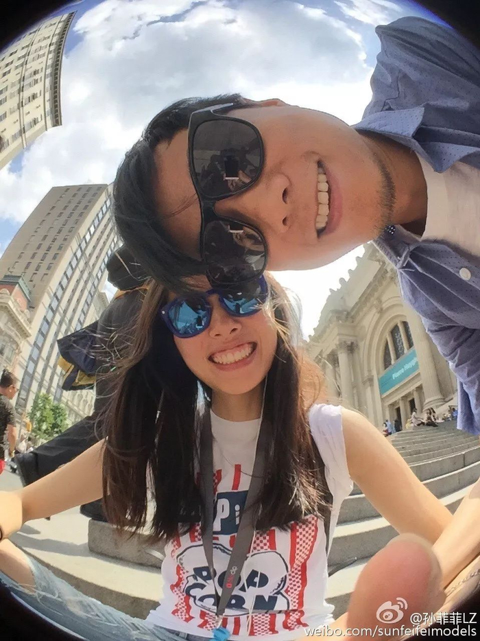 孙菲菲的id是@孙菲菲lz,亮子的则是@亮子ff,你中有我我中有你