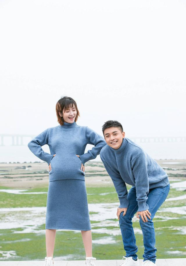 尔康小燕子一家三口过情人节!李晟李佳航晒孕照撒狗粮!祝福!