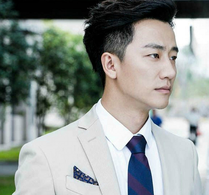 他是芳华中的男主角颜值比鹿晗还高却偏偏要靠才华吃饭