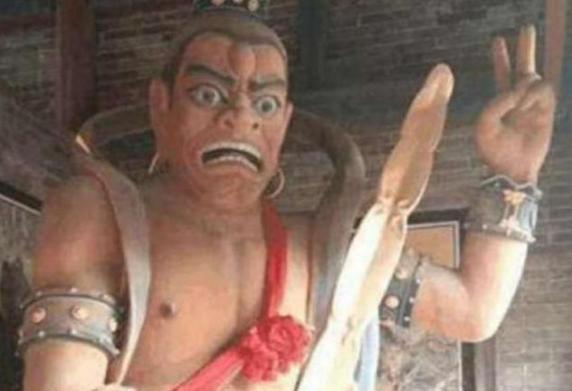 中国“不正经”的文物：中了剧毒的马头，笑容邪恶的唐猪首人身俑|马头|剧