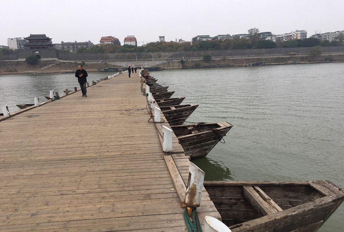 赣州有个南宋的古代浮桥了,现在还在使用