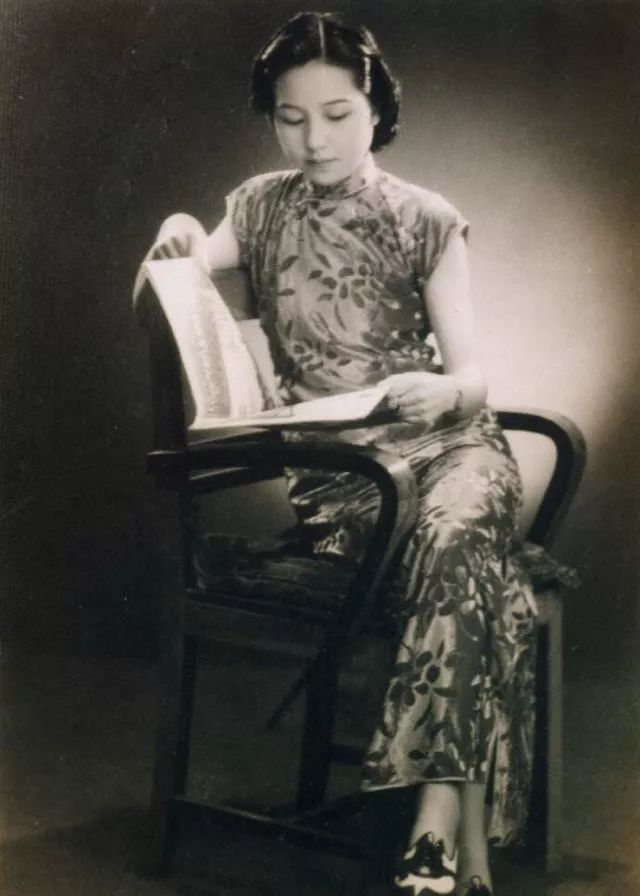 年轻时候的蔡若曙也是公认的大美女.4,张灵