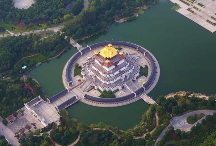 探访中国无锡市灵山大佛，铸铜725吨可抗14级台风8级地震