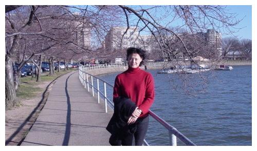 女排功勋球员周晓兰,如今定居国外,膝下育有2女,感谢祖国栽培