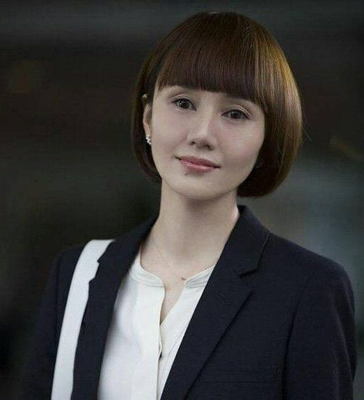 电视剧中的高级职业装,刘涛,杨幂,戚薇都得靠边站,她才是女王