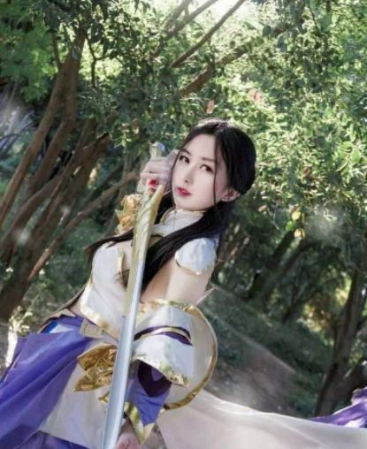 美女COS“王者荣耀露娜”我在你心里，留下了一样东西！