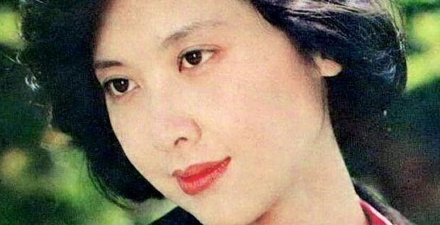 “女儿国国王”朱琳年轻旧照，网友：惊艳了时光！