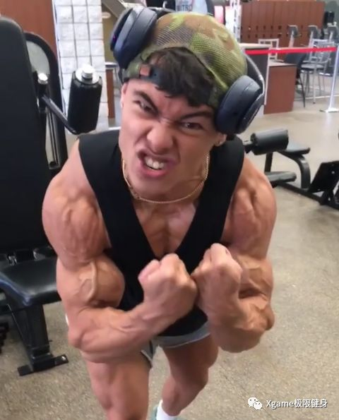 1、单臂绳索过顶臂屈伸