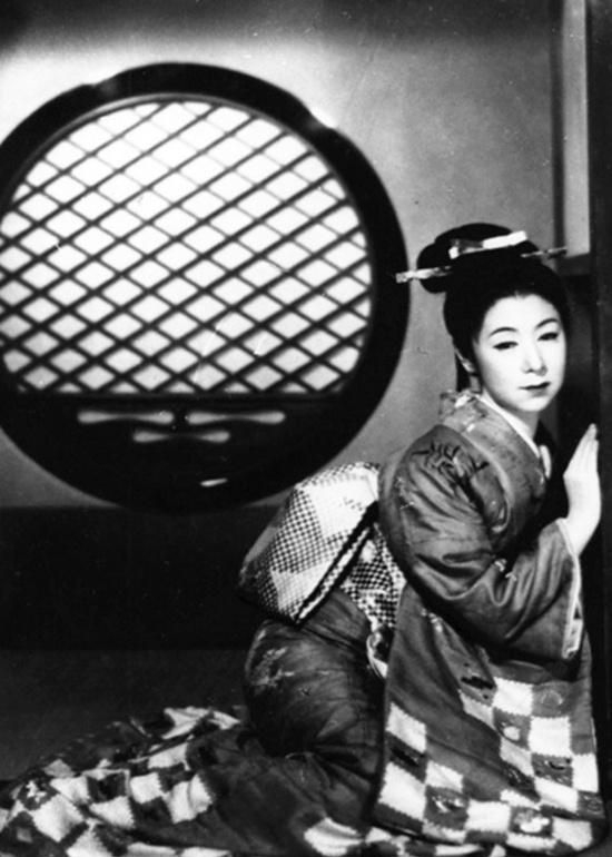 一生拍摄250部电影的日本性格女演员田中绢代，望乡阿崎婆情史！