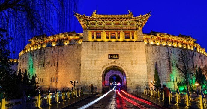 丽景门始建于隋代，长期以来是百官及万民祭祀神的地方