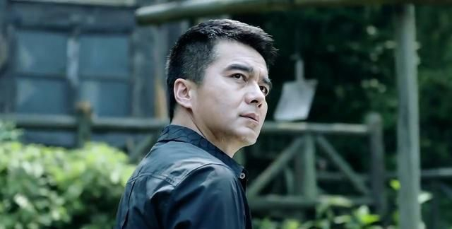 最不像坏人的反派,《潜伏》中的李涯为什么让观众感到喜欢
