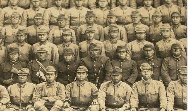 日本战败后,七百万放下武器的皇军下场凄惨,有人说:这不公平