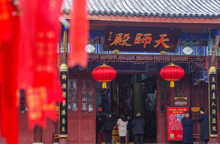 探秘道教发祥地,超1000年历史的天师府,最年轻的树都超过300岁