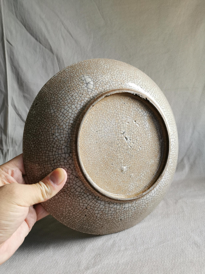 明代亚字纹哥釉大鱼盘