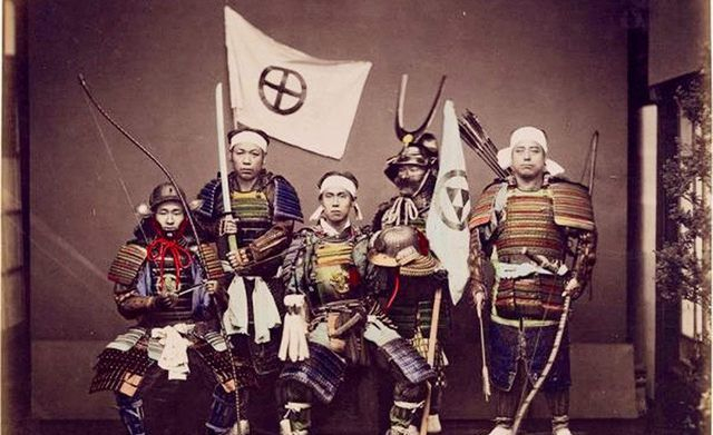 一组清晰的日本武士照片