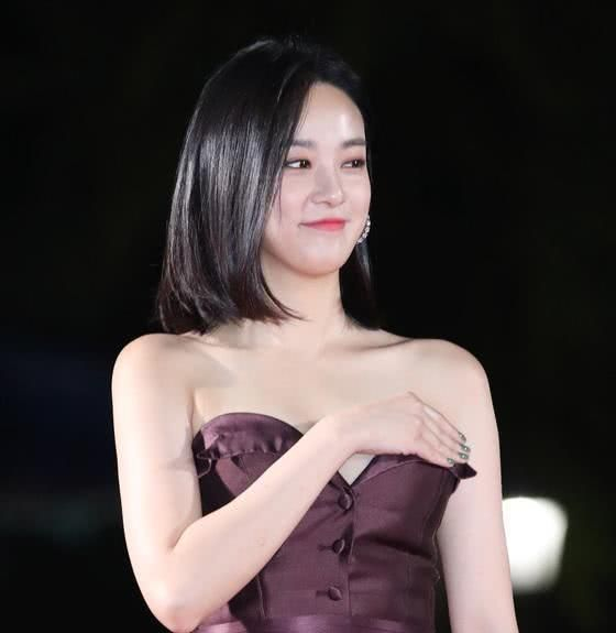 权志龙绯闻女友李珠妍,身穿一袭低胸裙险些走光,这身材真棒