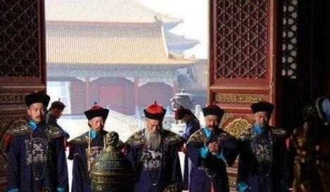 古代的官民比例是多少，几个老百姓养一个官一个郡县60个官！
