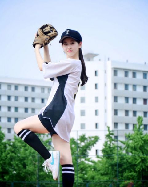 “奶茶妹妹”章泽天,大学时期的一组美照!网友:年轻真好!