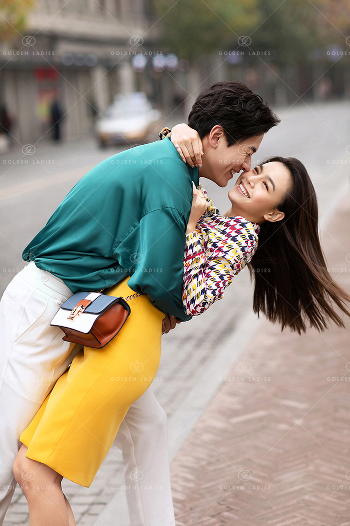 金夫人全新golden风之轻潮旅拍婚照开启轻潮旅拍时代