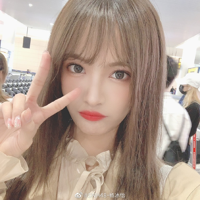 偶像美少女SNH48-杨冰怡迷人写真美照欣赏