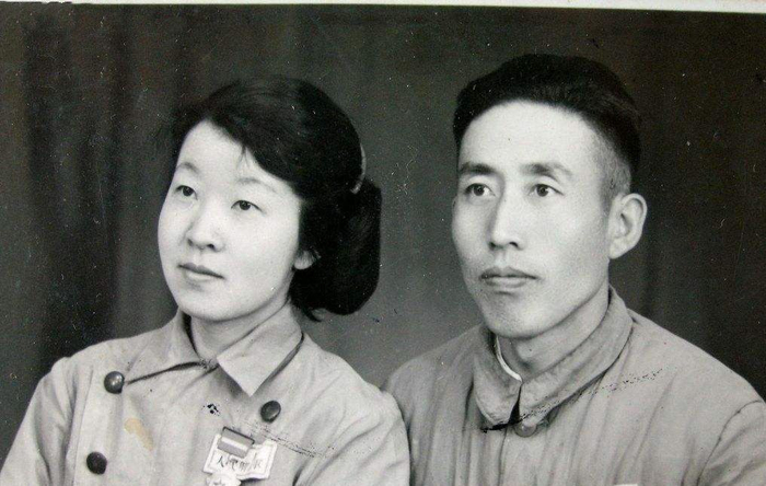 上世纪50年代的结婚照，见证祖父祖母们激情燃烧的岁月与爱情新浪娱乐新浪新闻 