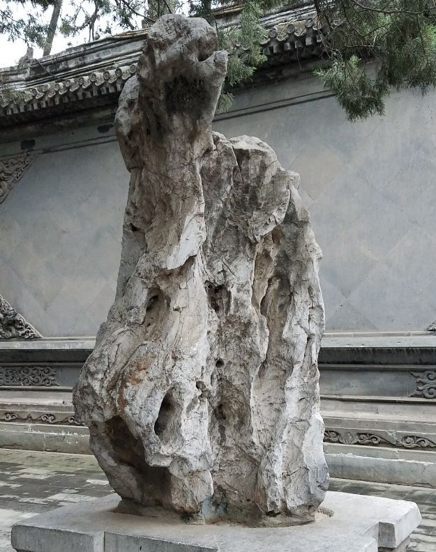 颐和园仁寿门前的这两块猪猴石是慈禧请来看家护院的吗?_新浪新闻