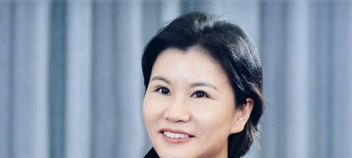 嫁给司机的两个女人,走进"快车道"后,赚几百亿资产"走红"|周群飞