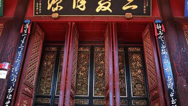 云南最“值钱”的槅门,号称天下第一雕,看一眼10元拍照50!
