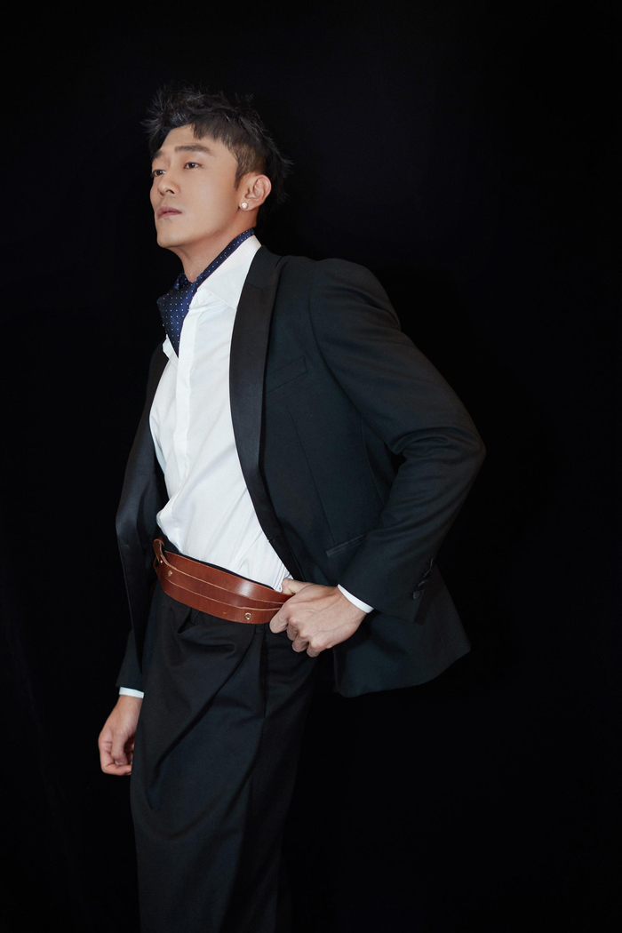 刘俊孝潮范儿亮相上海电影节 雅痞型男时尚撩人|特警队|拳力以赴_新浪娱乐_新浪新闻