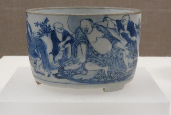 瓷器香炉文物，现藏于广东省博物馆