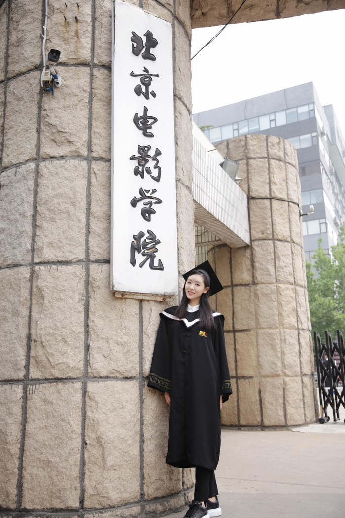 9纪录片《艺考生》的主角黄家婧,已经从当年的追梦少女