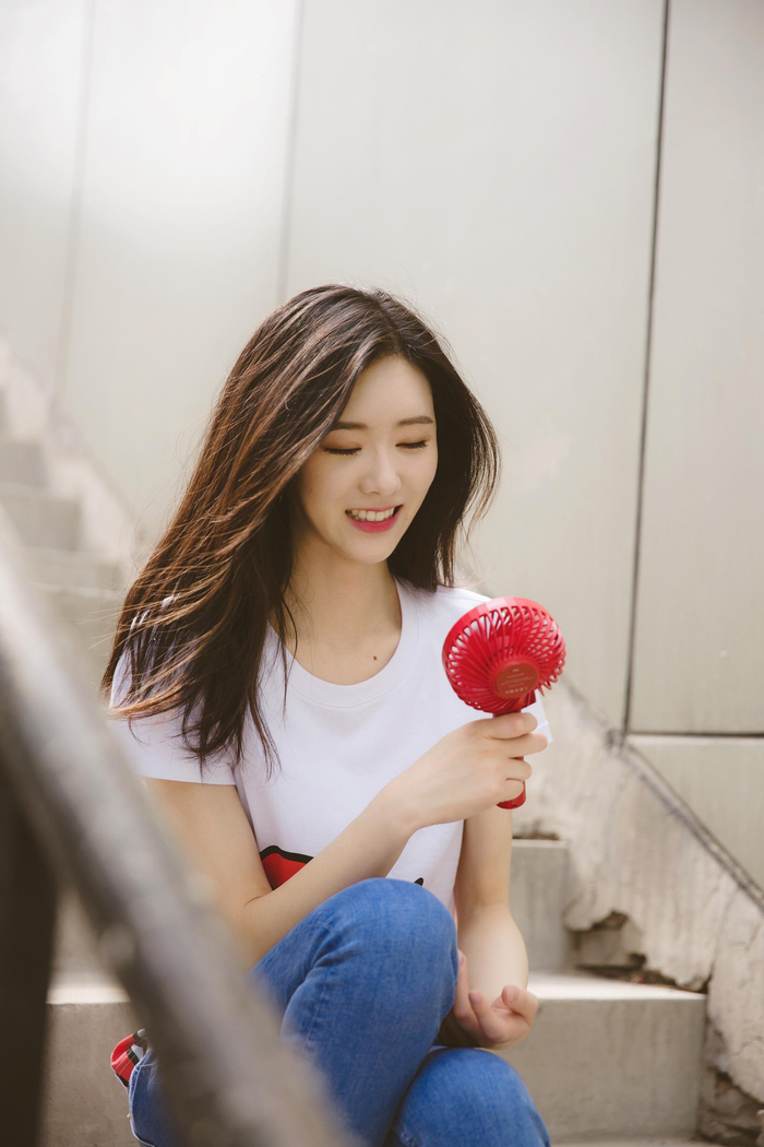 毕业季,元气少女黄家婧校园留念,笑魇清纯甜美