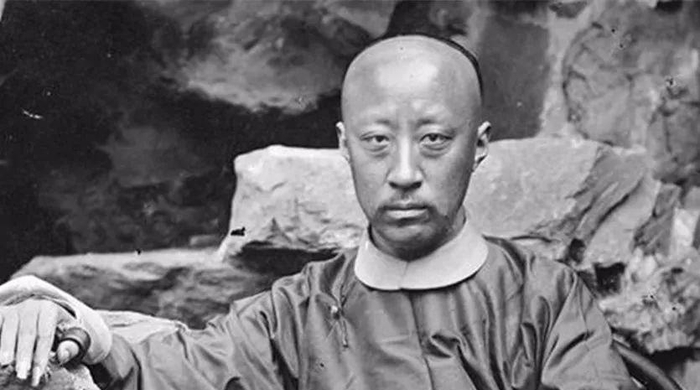 咸丰皇帝死后,慈禧凭借一个手段、两枚大印和恭亲王联手夺得大权