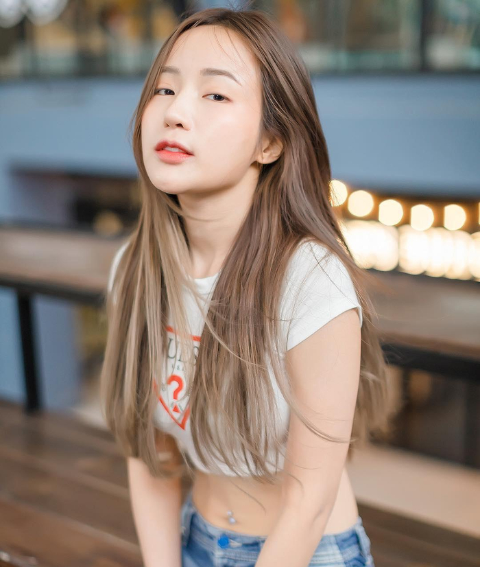 甜蜜暴击泰国小正妹气质不凡举手投足间散发着一股仙气