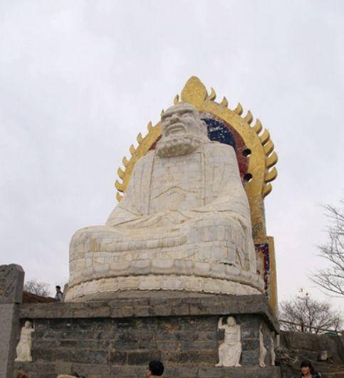 少林寺五乳峰上的达摩像，大乘佛教中国禅宗的始祖