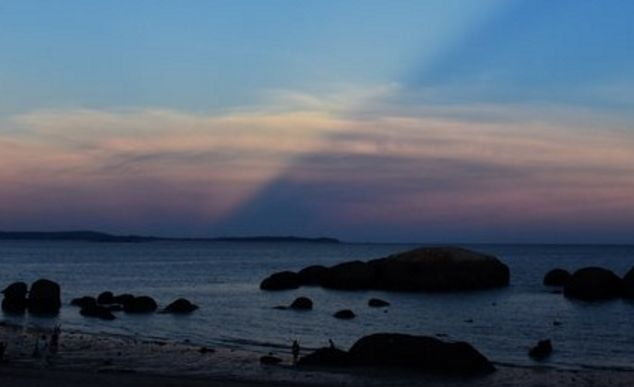 旅游：到厦门黄厝海滩，感受阳光、沙滩，还有那海天一色的美景