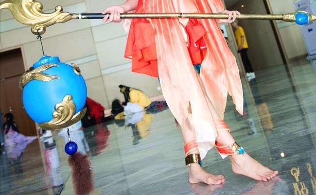 cos大乔原皮穿鞋是不尊重?小姐姐疯狂吐槽:冬天光脚你行你上