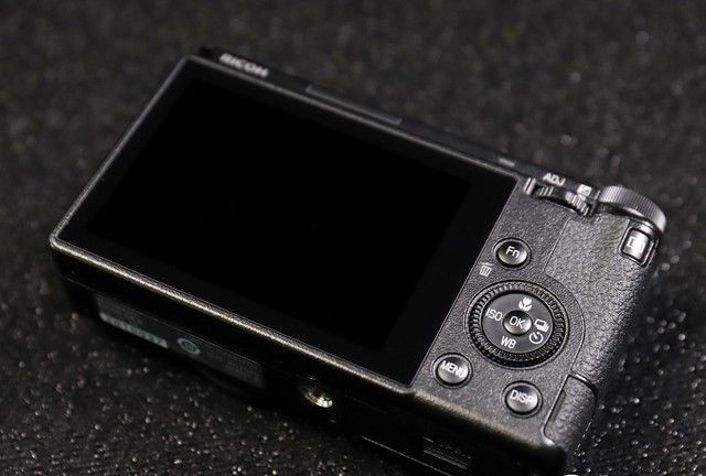 新一代街拍神器理光gr3卡片机国内发布上市网友却不买账