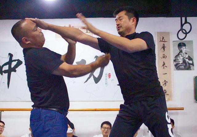 咏春能打过拳击吗？不要贬低传统武术！