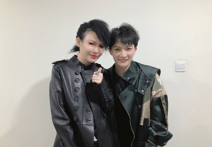 罗琦的眼睛是怎么回事 歌手罗琦的眼睛是在怎么被打坏的