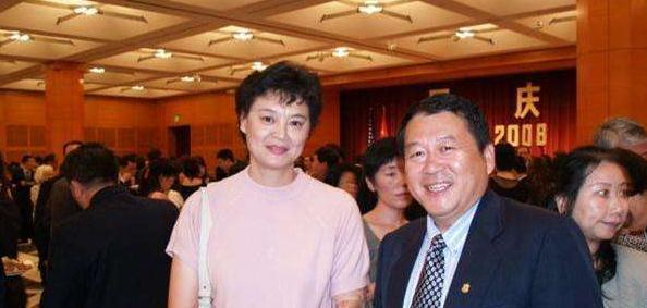62岁女排名将定居美国,已育有2女儿,周晓兰:感谢祖国培养!