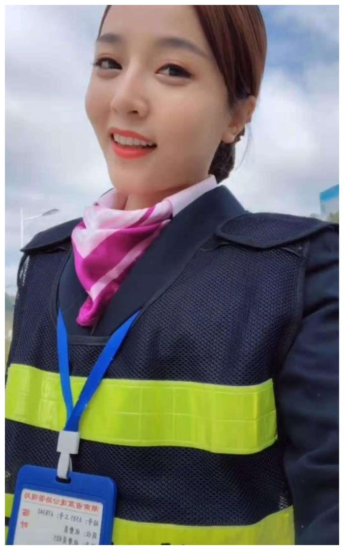 美丽的小姐姐莉琴, 含蓄的紧凑哥, 抖音, 你在做什么?
